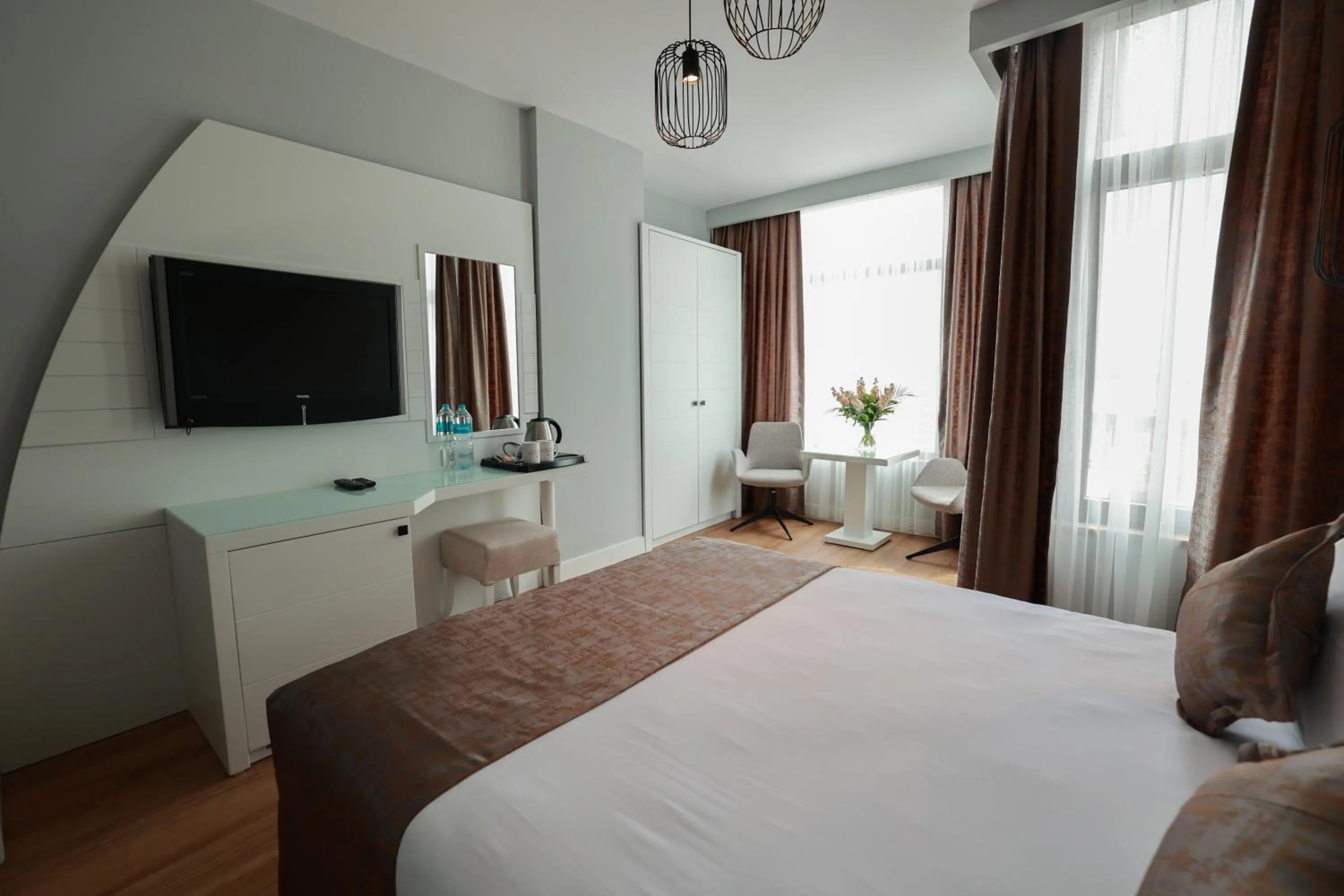 Photo of the whole room, Bed in Nova Plaza Orion Hotel