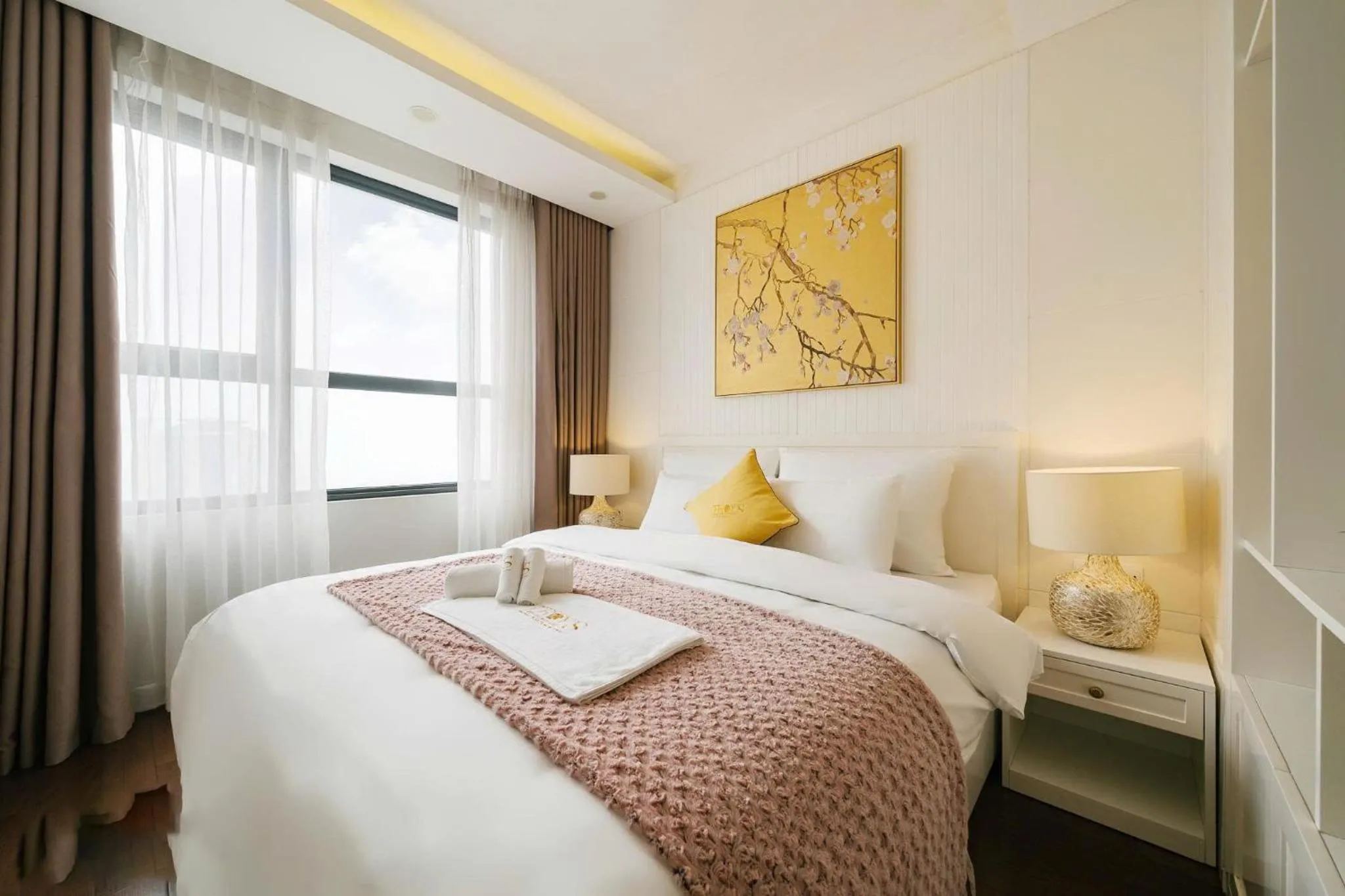 Bed in Vinhomes D'capital Premium Apartment