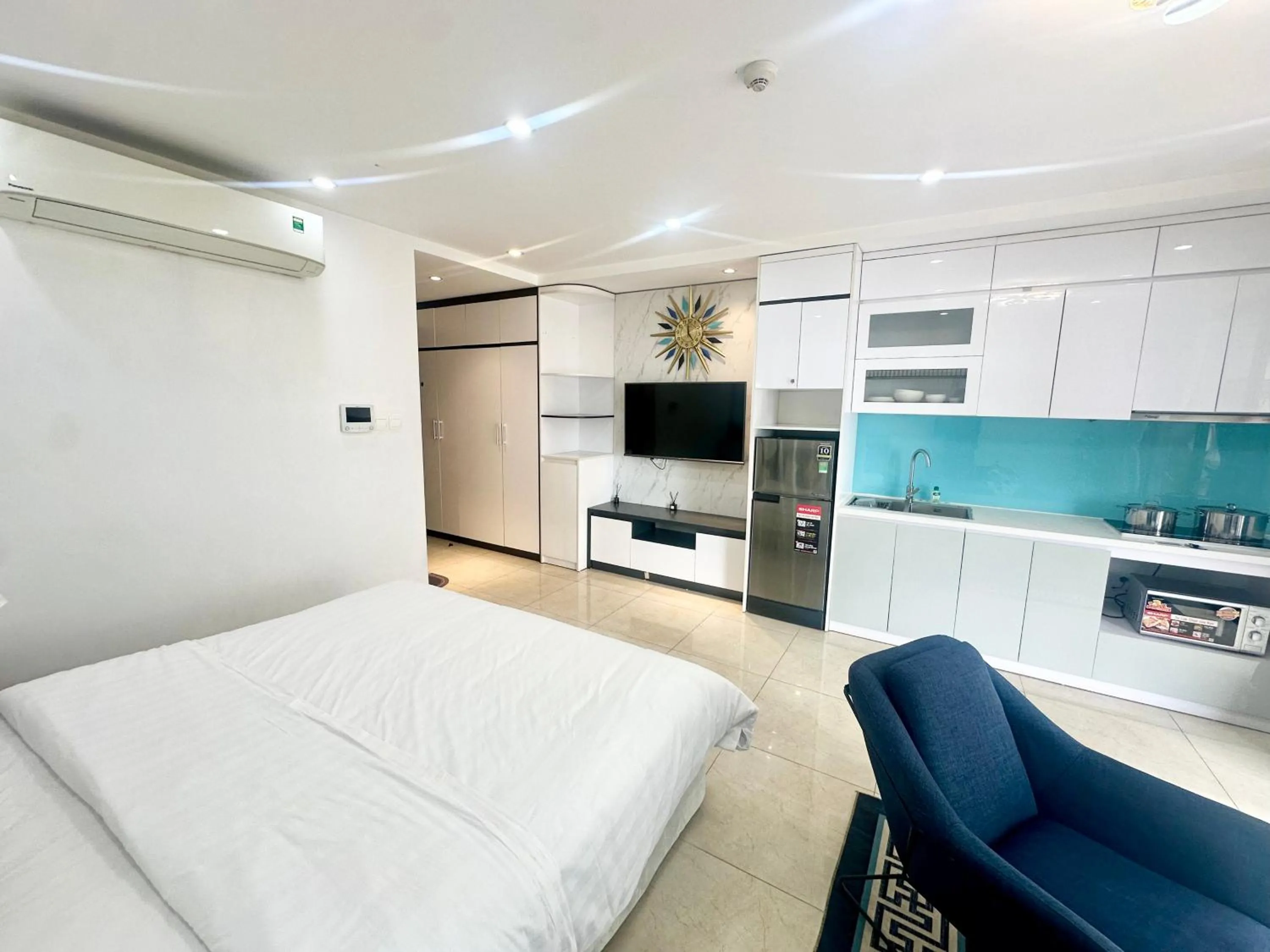 Bed in Vinhomes D'capital Premium Apartment