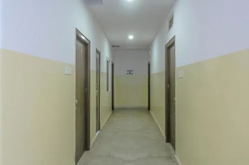 SPOT ON 81775 MOHIT GOKUL LODGE NEW LUXURY ROOM'S NEAR SECUNDERABAD RAILWAY STATION