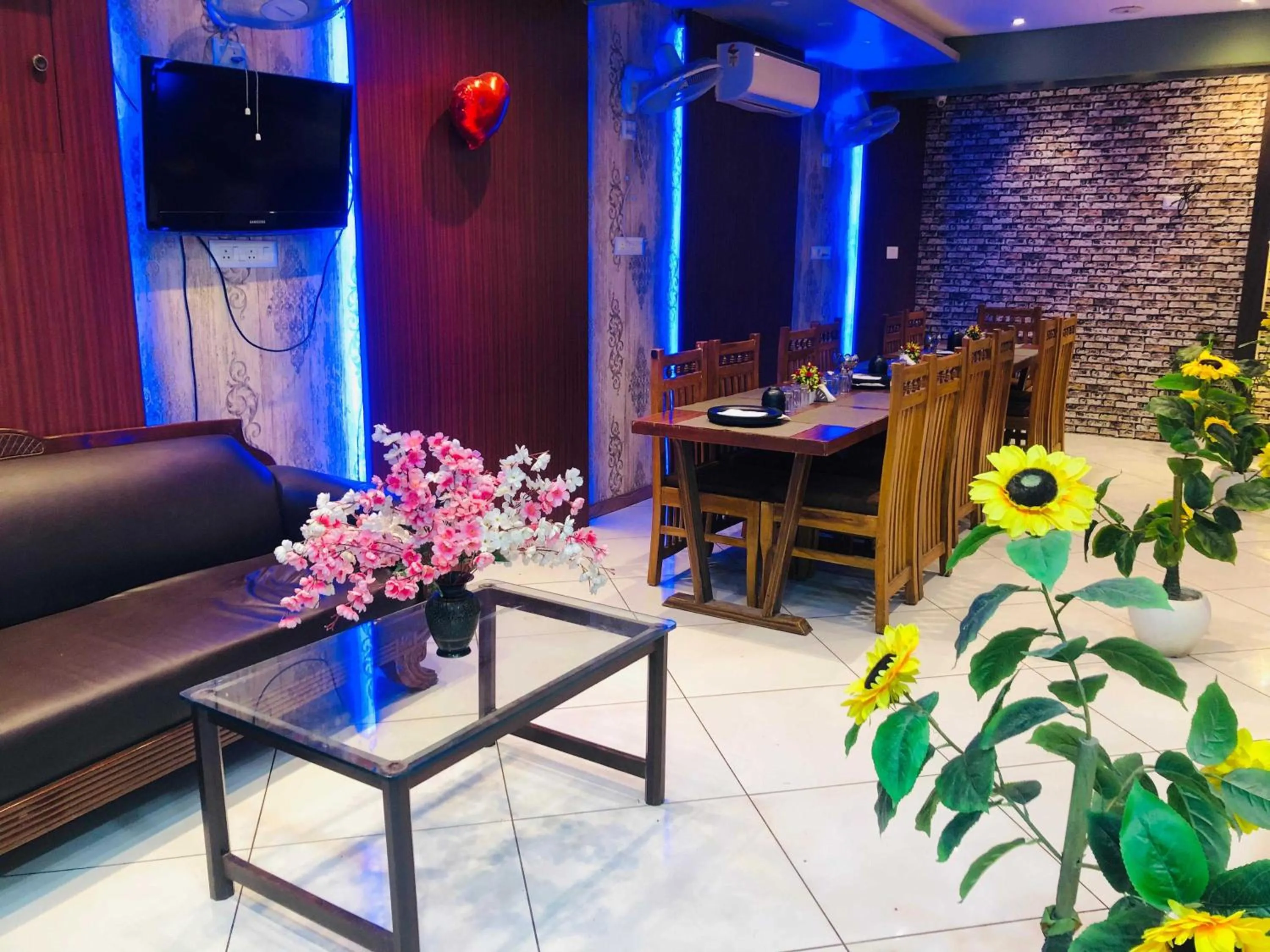 Hotel Parag Inn