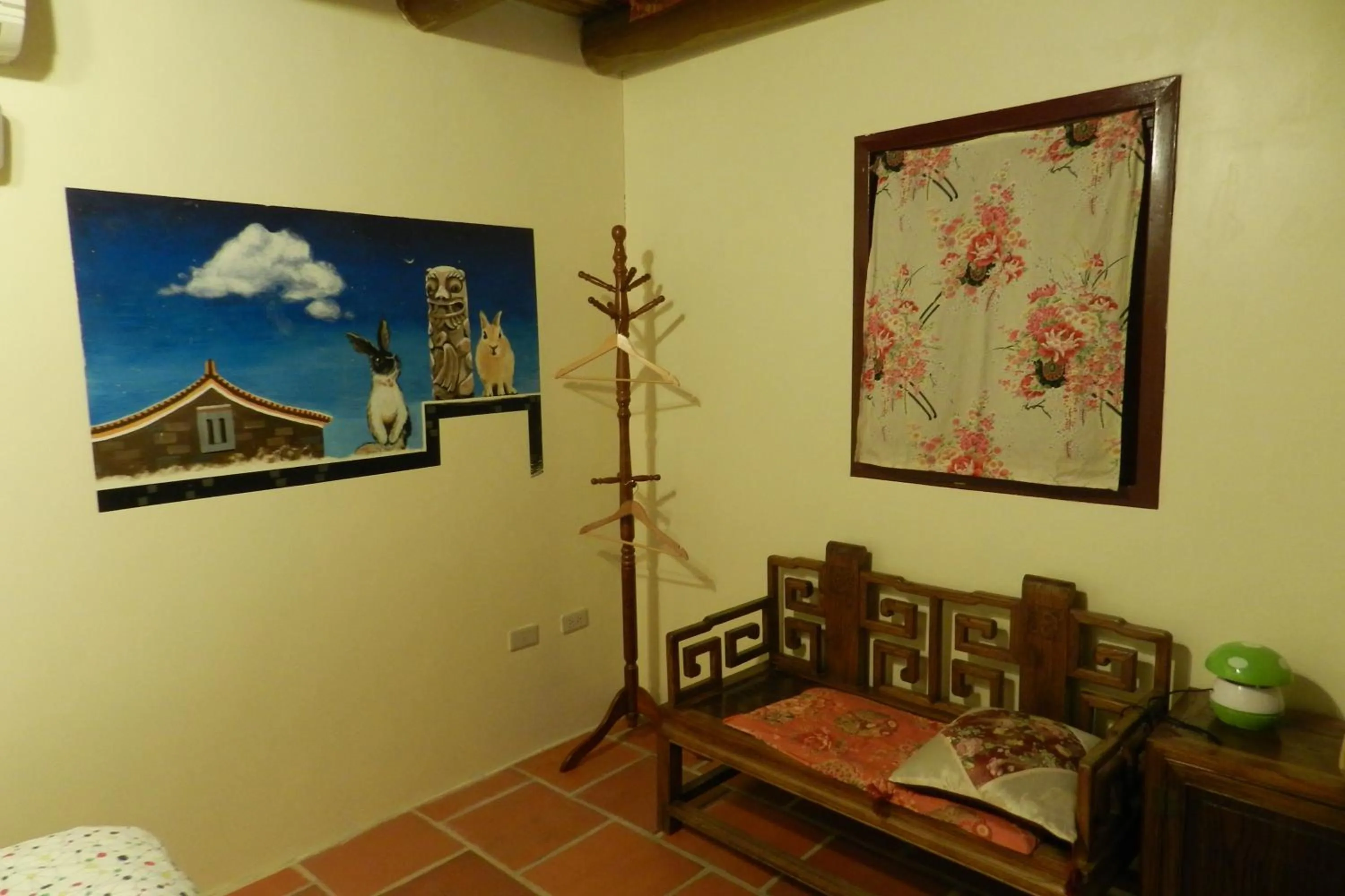 Decorative detail in Pearl B&B