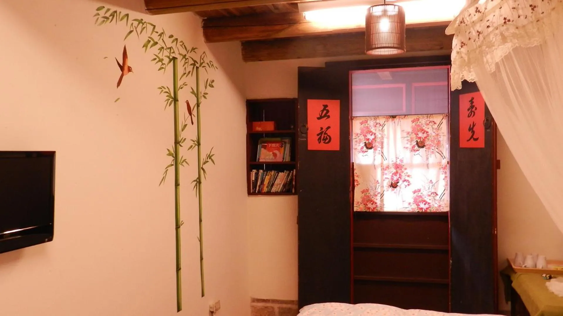 Decorative detail, Bed in Pearl B&B