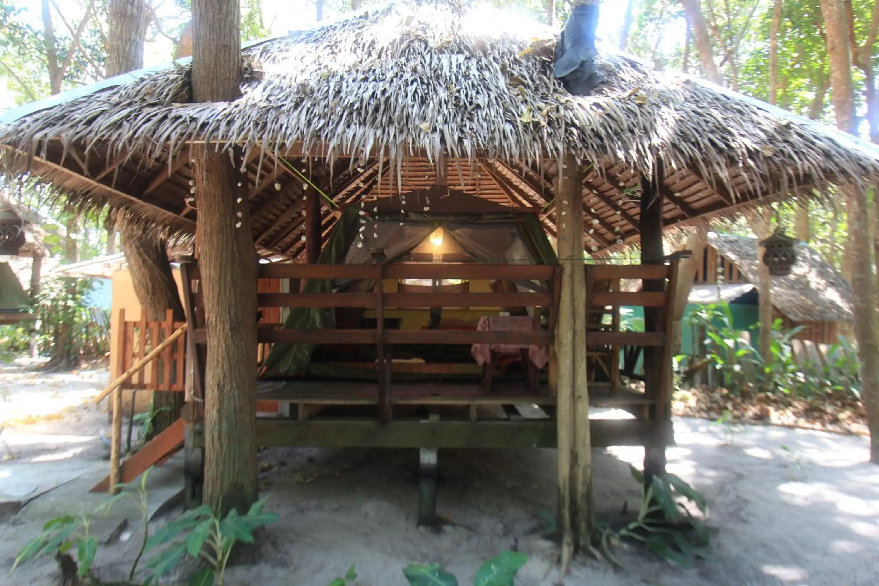 Luxury Tent in JJ Beach Resort & JJ Seafood Luxury Tent in JJ Beach Resort & JJ Seafood