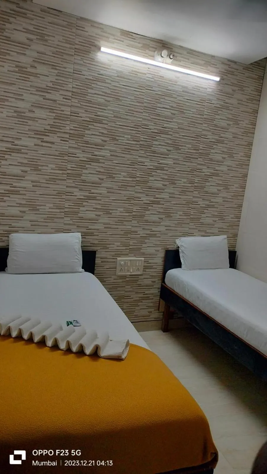 Bed in Hotel Kamal