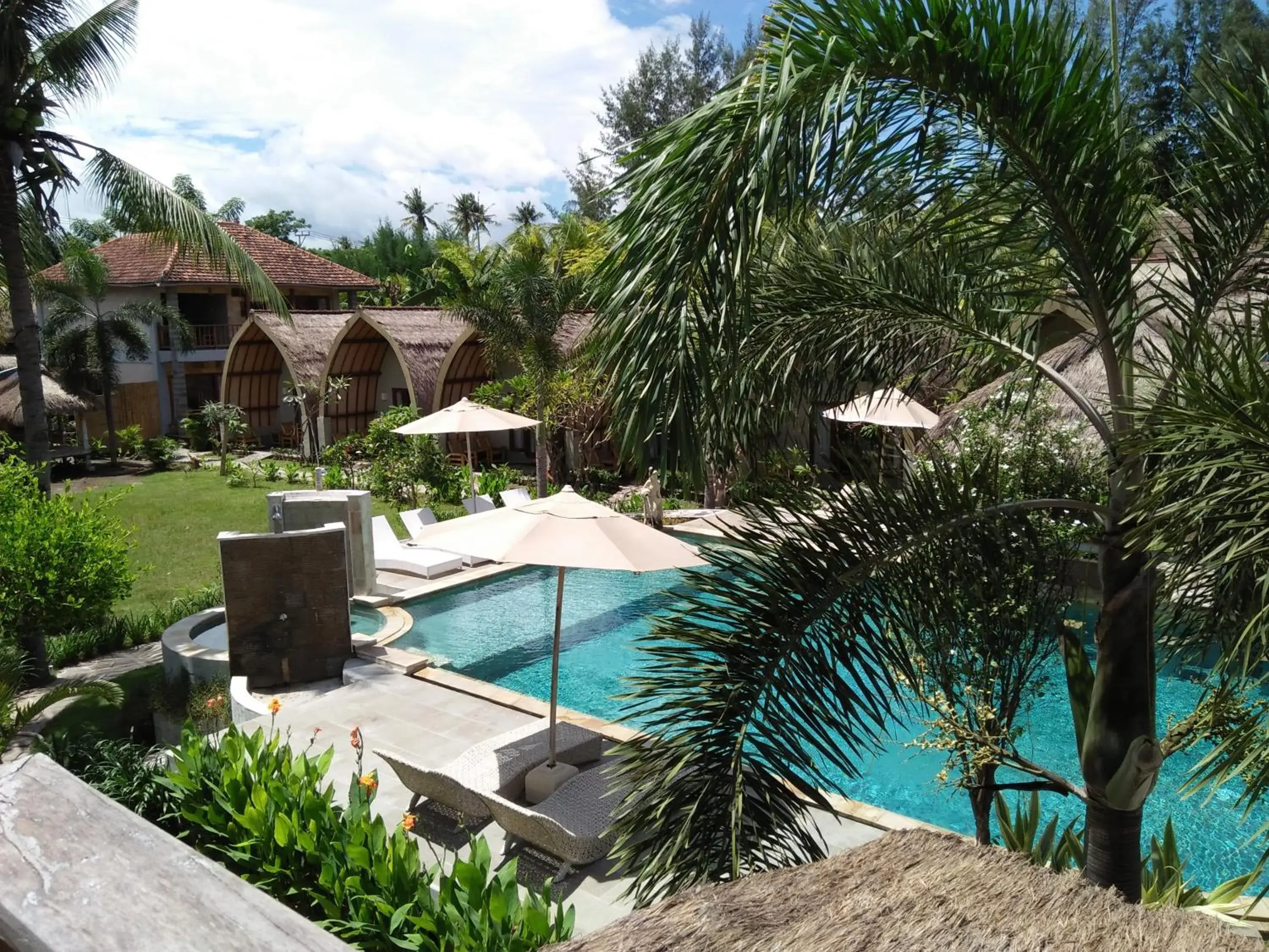 Swimming pool in Puri Air Beach Resort & Spa Swimming pool in Puri Air Beach Resort & Spa