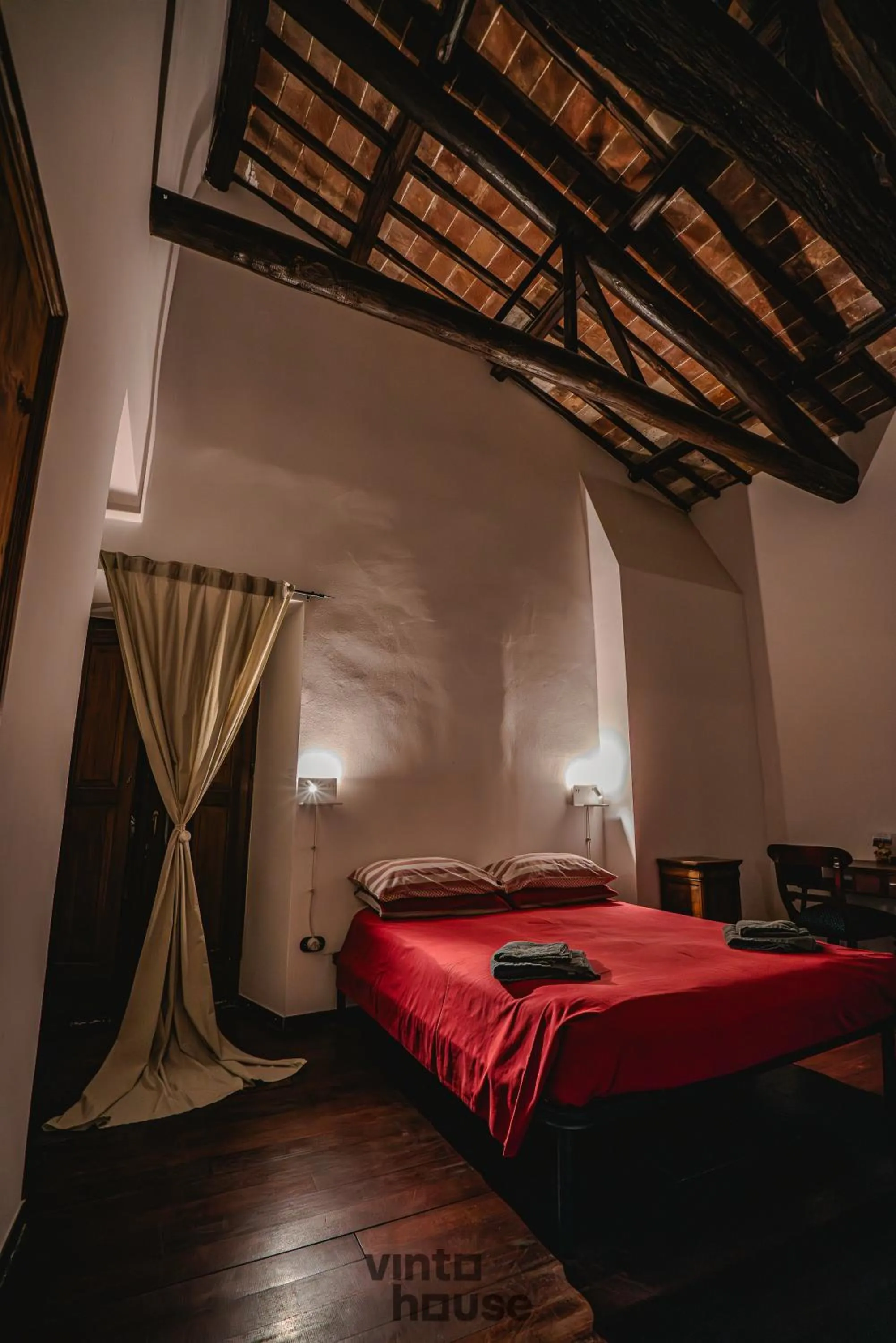 Bedroom, Bed in Libera Mente Civita