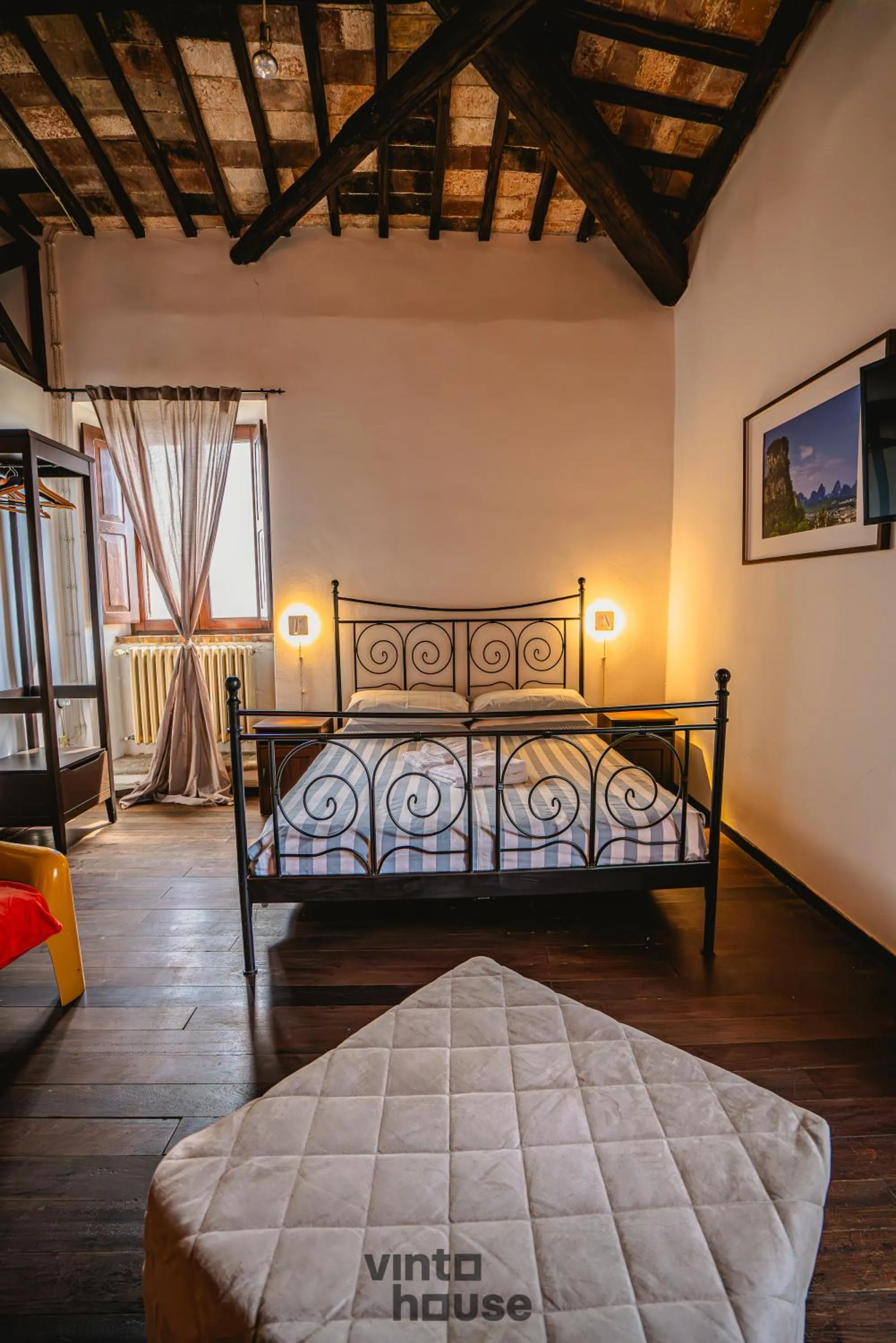 Bedroom, Bed in Libera Mente Civita