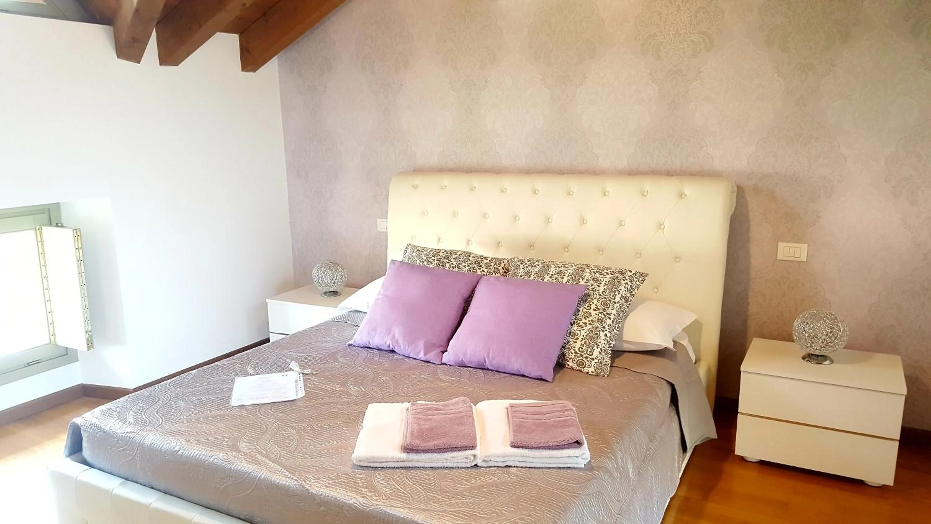 Bed in Donizetti Royal