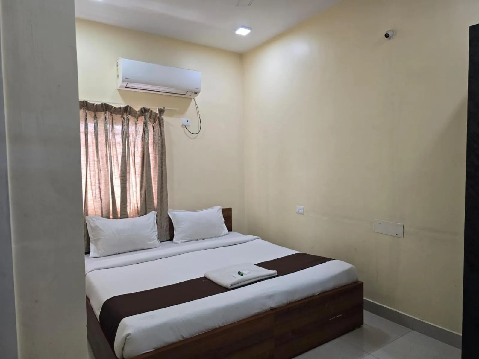 GT Empire Hotel Near Chennai Trade Centre