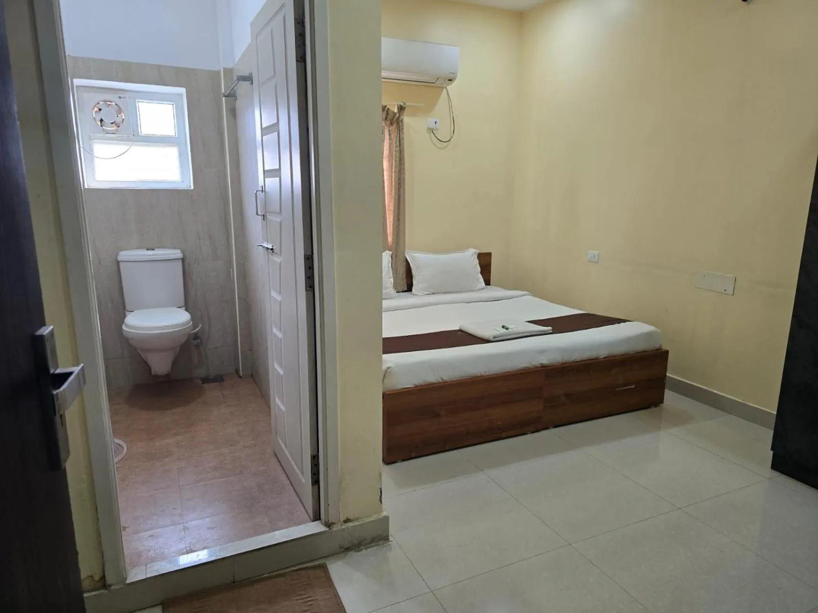 GT Empire Hotel Near Chennai Trade Centre