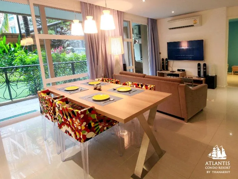 Atlantis Condo & Water Park Pattaya By the Sea