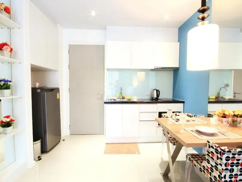 Kitchen or kitchenette, Kitchen/Kitchenette in Atlantis Condo & Water Park Pattaya By The Sea