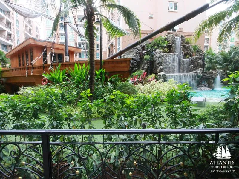 Atlantis Condo & Water Park Pattaya By the Sea