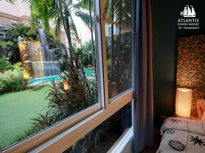 Atlantis Condo & Water Park Pattaya By the Sea