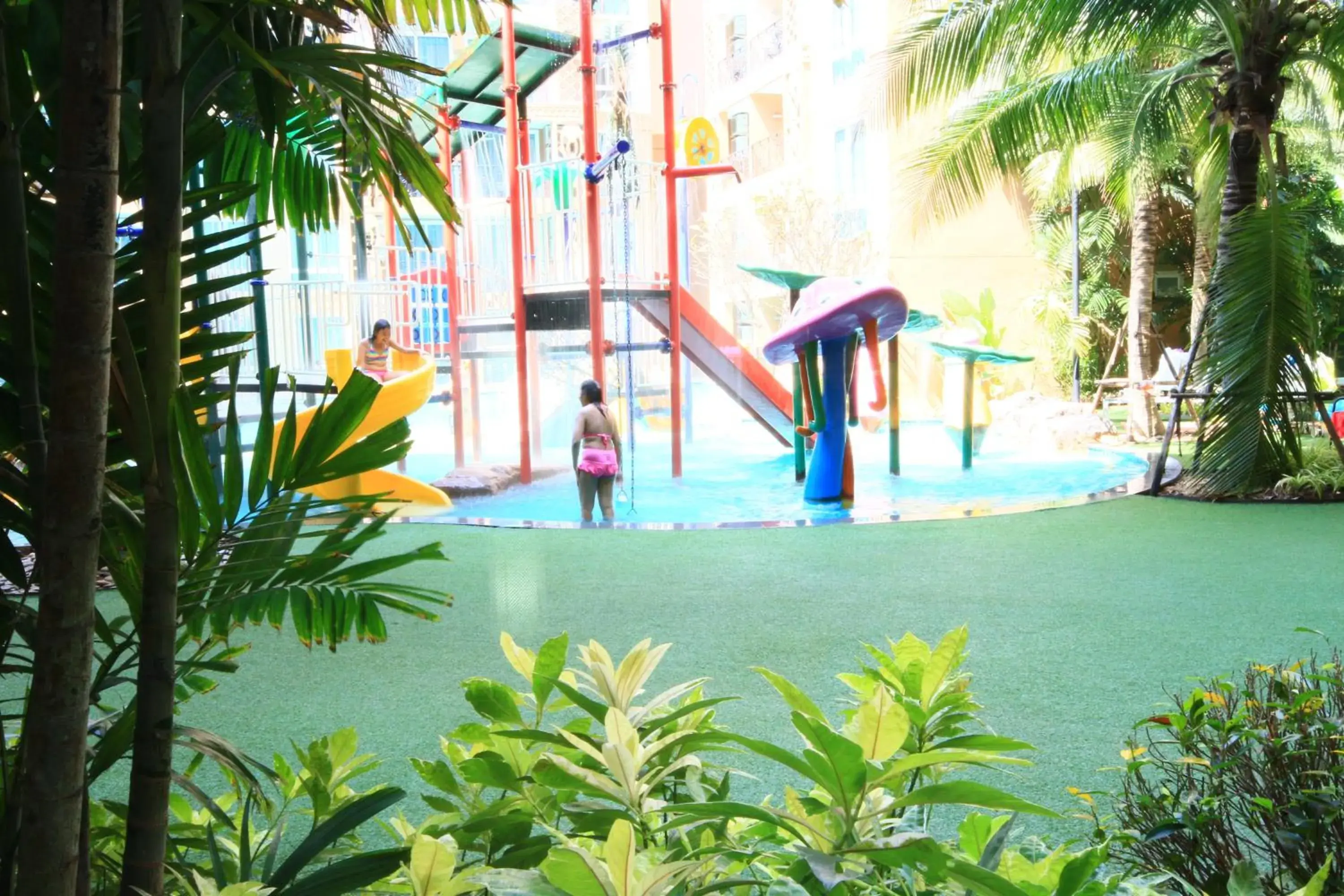 Swimming pool, Children's Play Area in Atlantis Condo & Water Park Pattaya By The Sea
