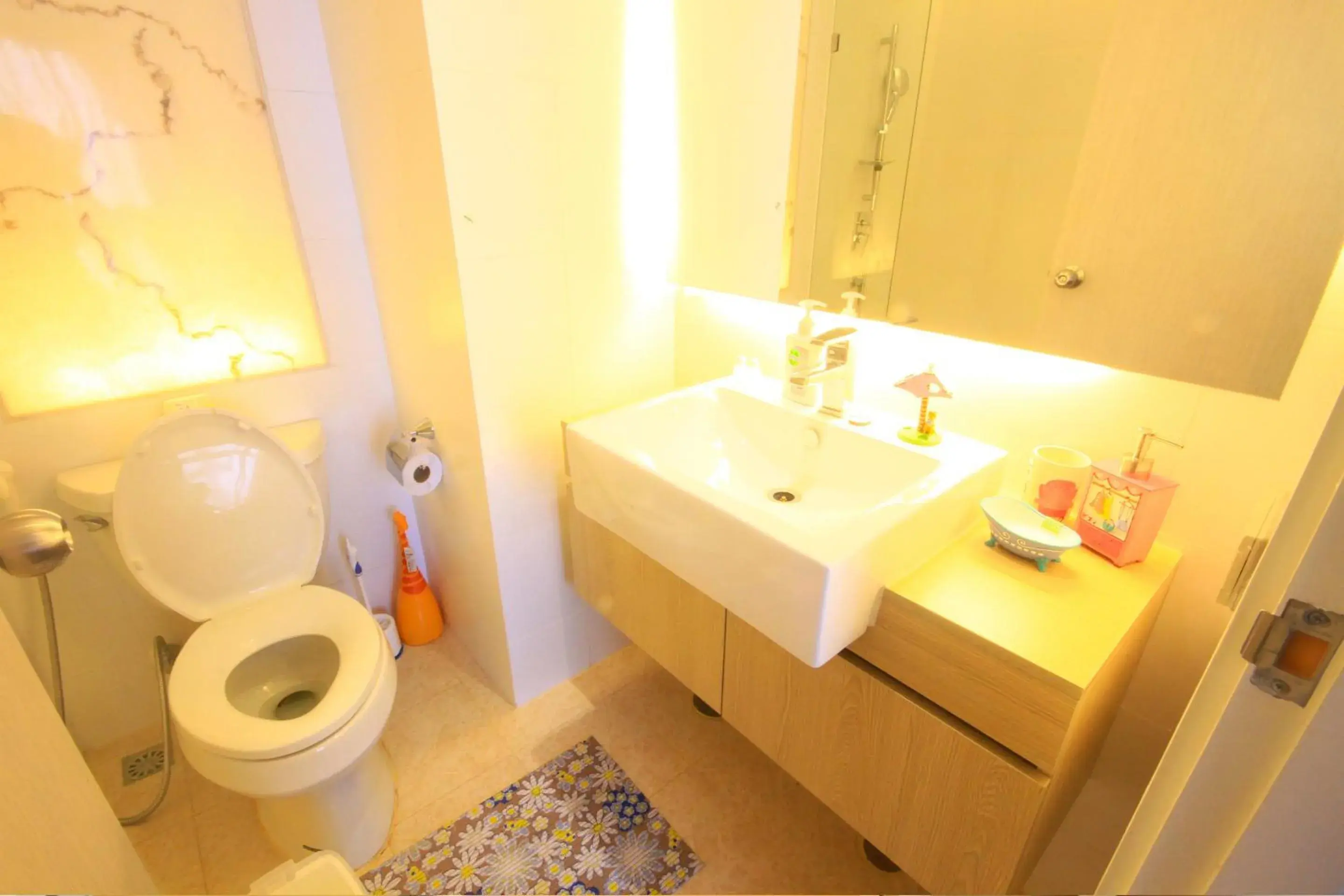 Toilet, Bathroom in Atlantis Condo & Water Park Pattaya By The Sea