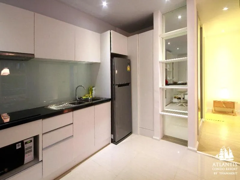 Atlantis Condo & Water Park Pattaya By the Sea