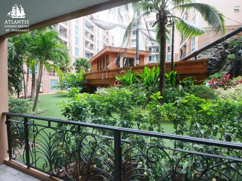 Atlantis Condo & Water Park Pattaya By the Sea