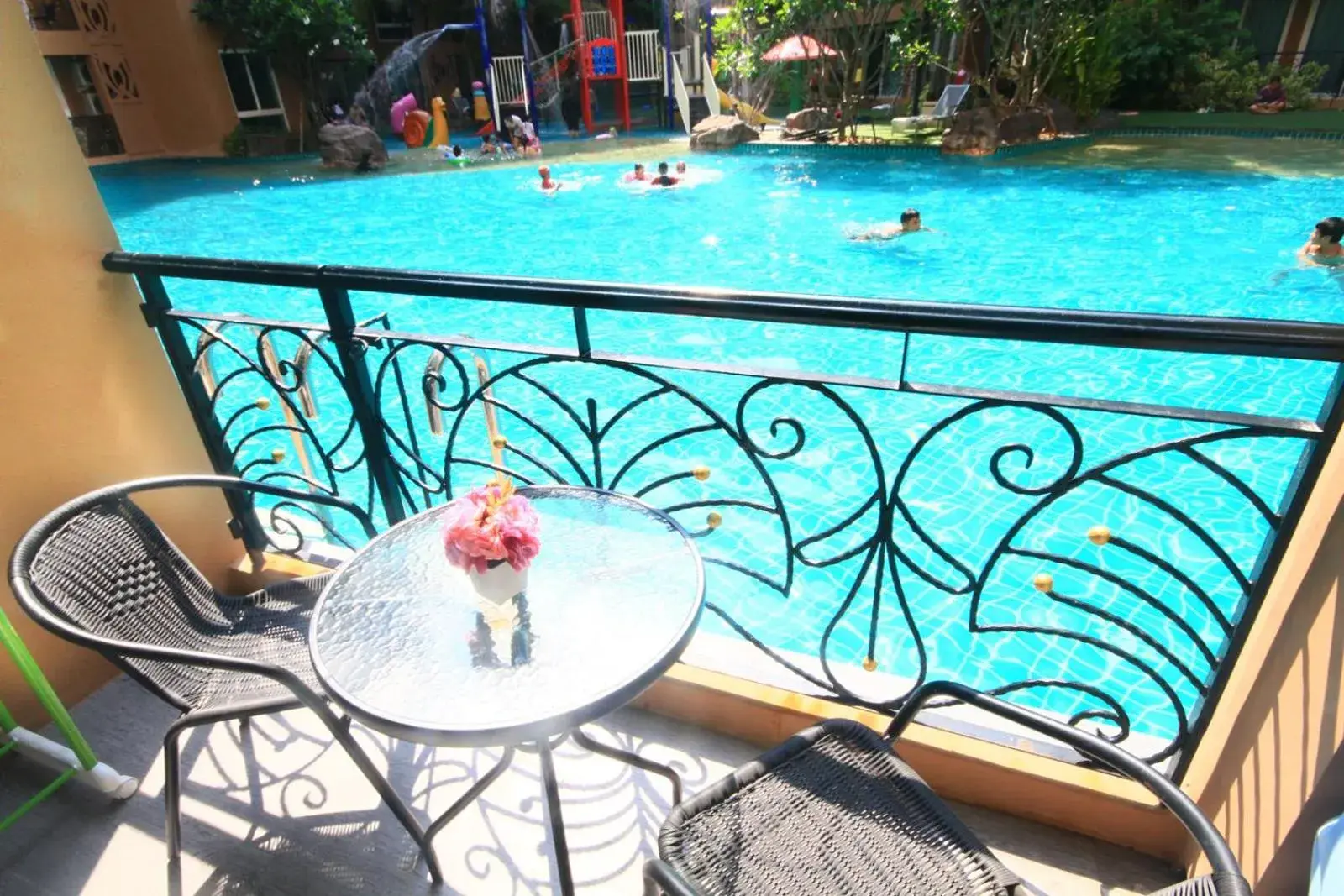 Swimming pool, Balcony/Terrace in Atlantis Condo & Water Park Pattaya By The Sea