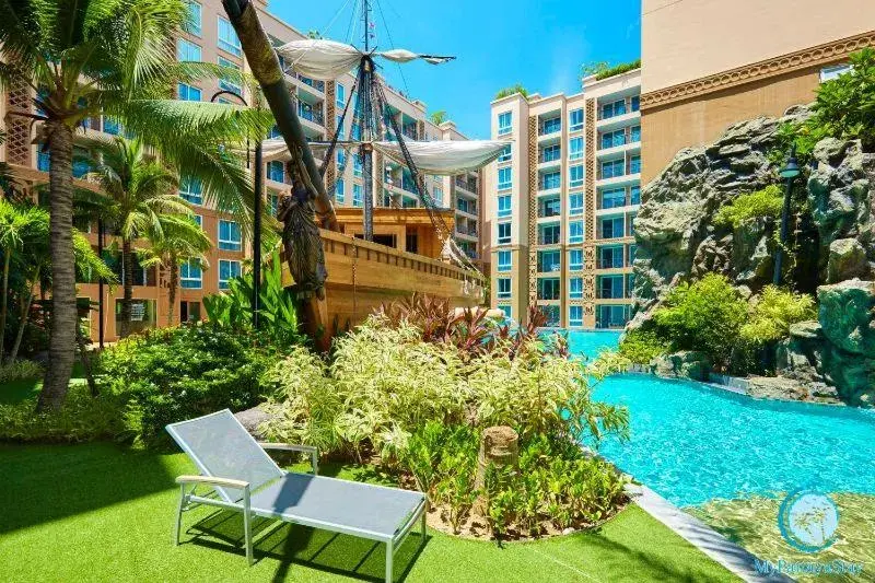 Balcony/Terrace, Property Building in Atlantis Condo & Water Park Pattaya By The Sea