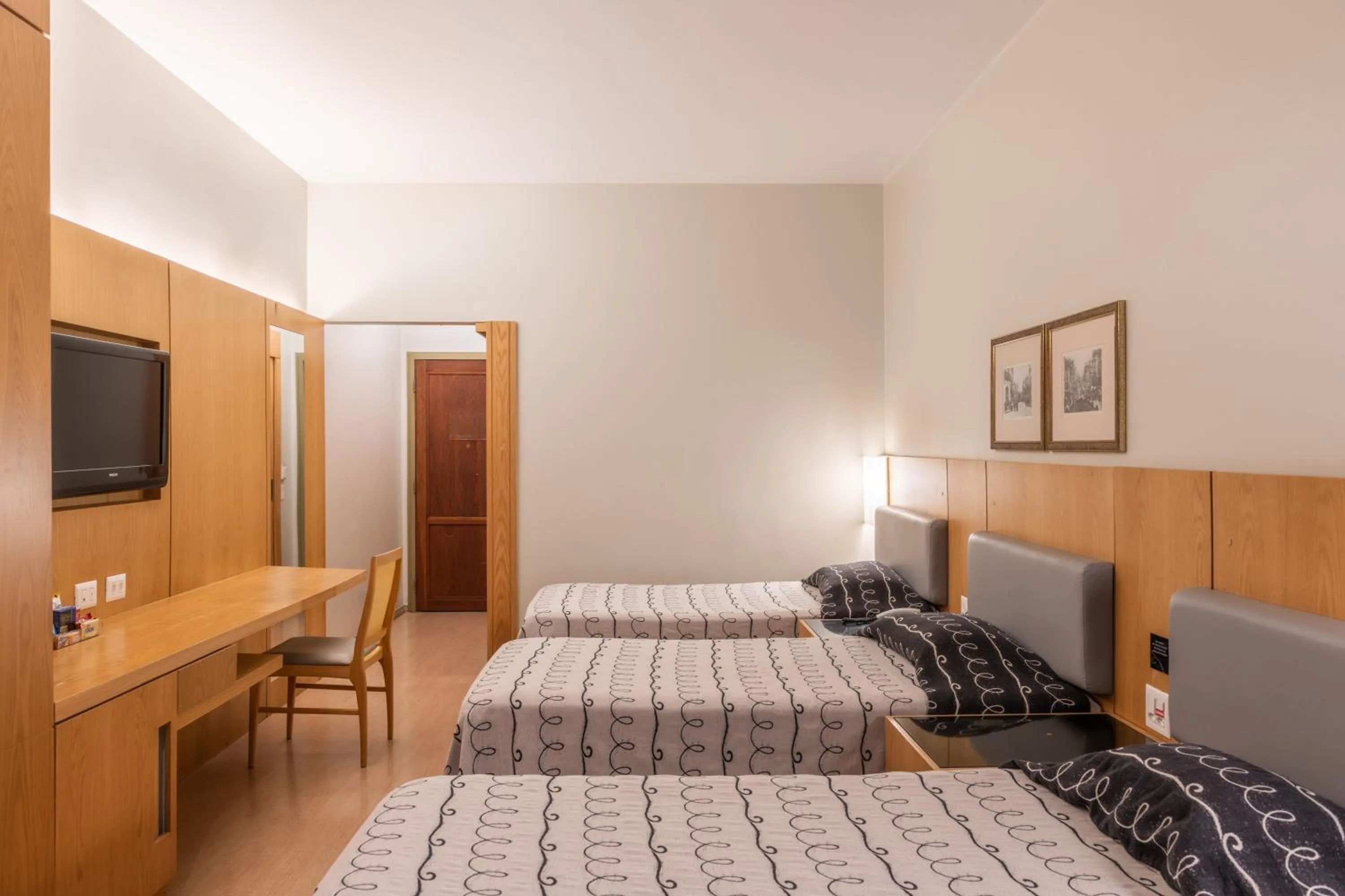 Bedroom, Bed in DELPLAZA Excelsior São Paulo - By Monreale