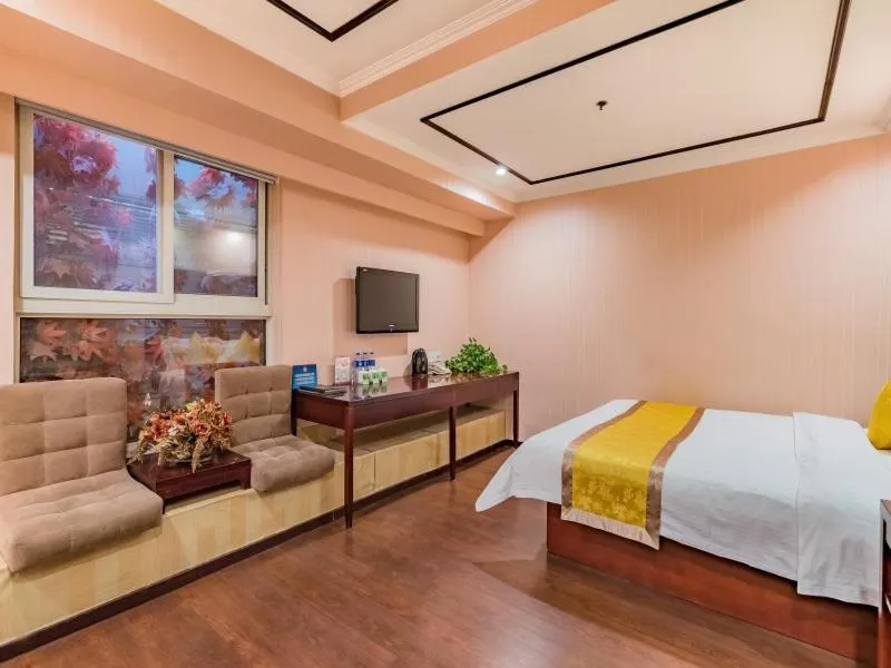 Bed in GreenTree Inn Beijing Yuegezhuang Business Hotel
