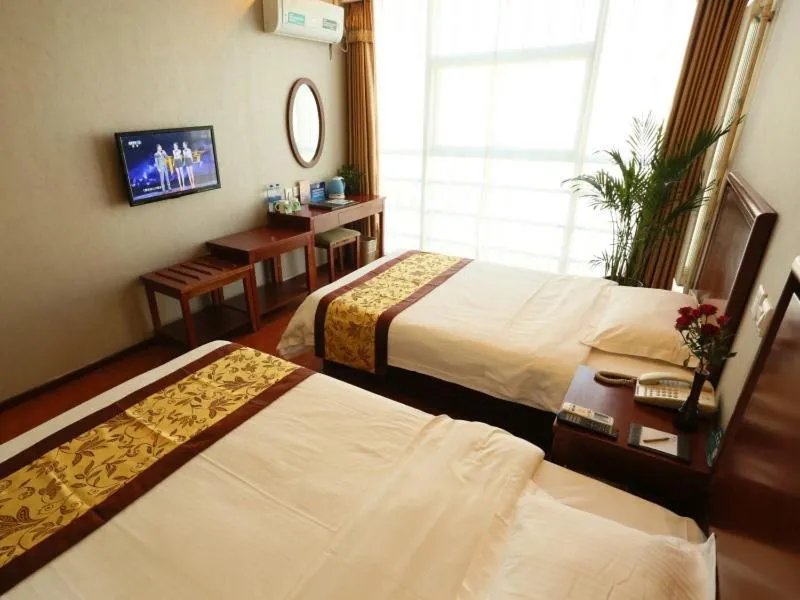 Bed in GreenTree Inn Beijing Changping Shahe Metro Station Express Hotel
