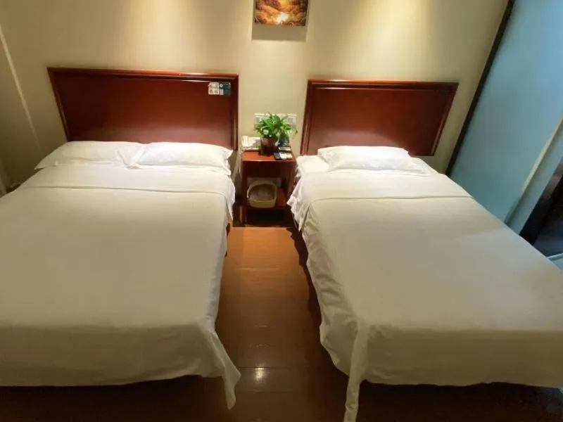 Bed in GreenTree Inn Beijing Changping Tiantongyuan East Taipingzhuang Road Express Hotel