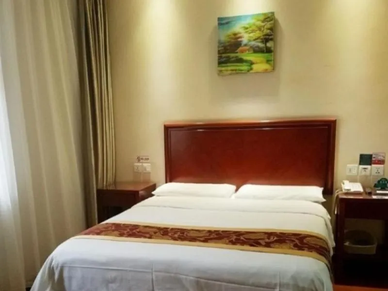 Bed in GreenTree Inn Beijing Fengtai Yungang Road Express Hotel