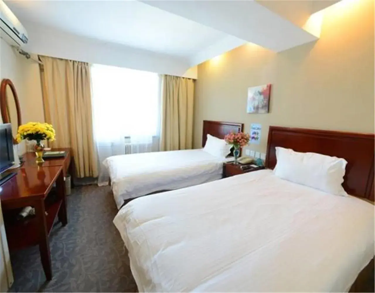 Bed in GreenTree Inn Beijing Fengtai Yungang Road Express Hotel Bed in GreenTree Inn Beijing Fengtai Yungang Road Express Hotel