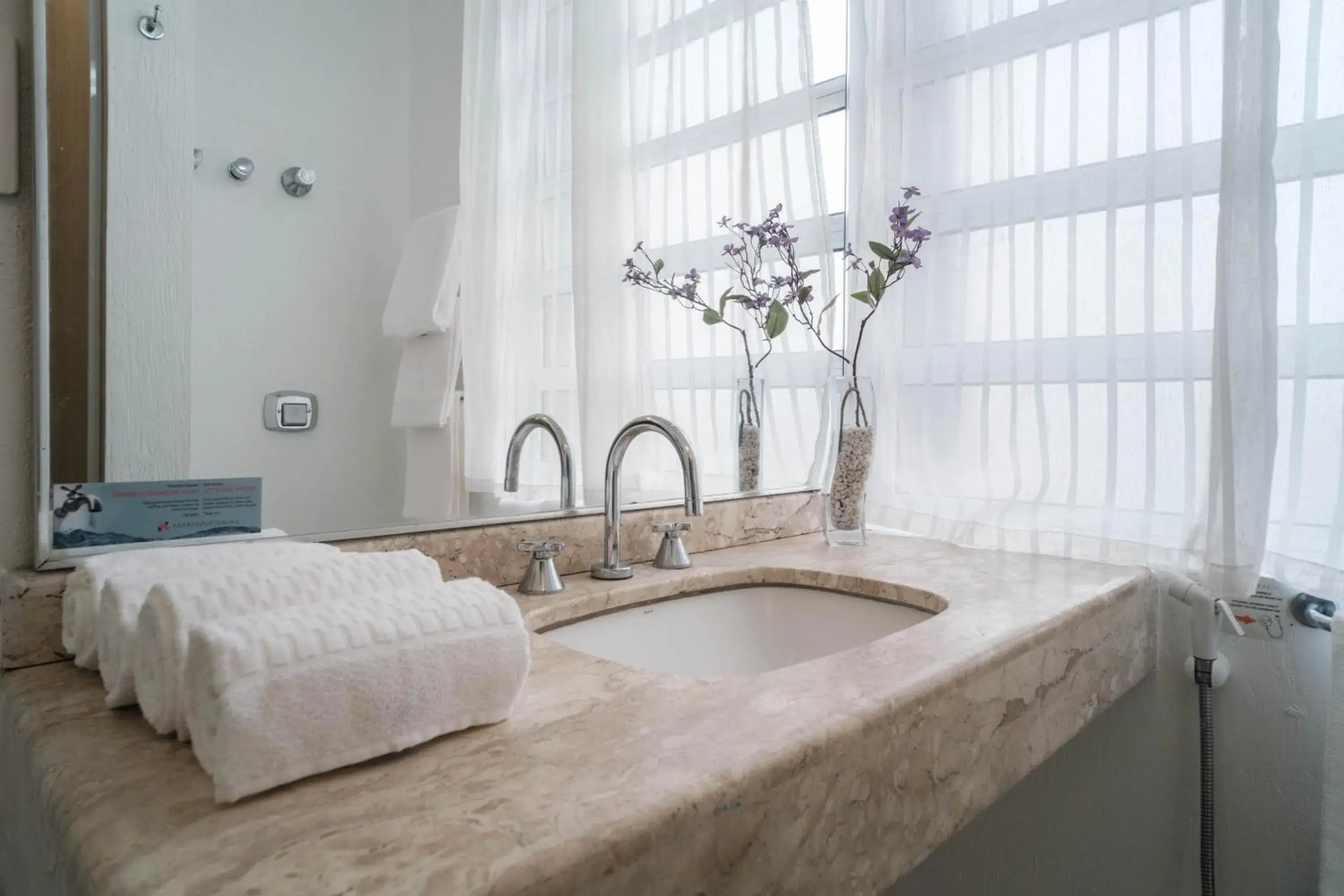 Triple Room in Hotel Normandie - by Easy Hotéis Triple Room in Hotel Normandie - by Easy Hotéis