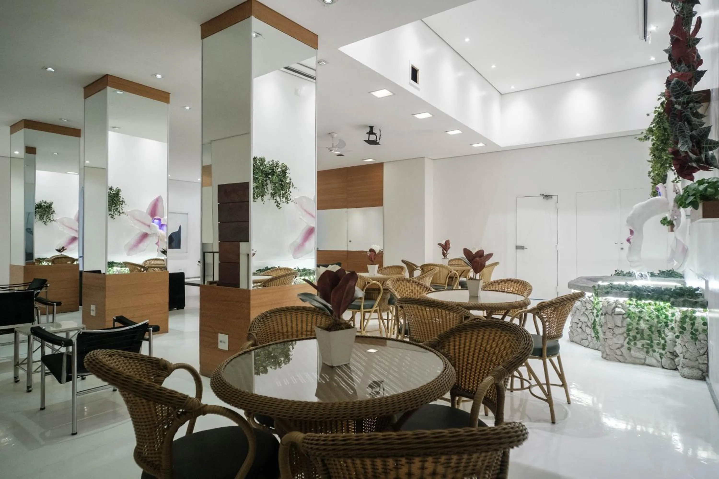 Lobby or reception in Hotel Normandie - by Easy Hotéis