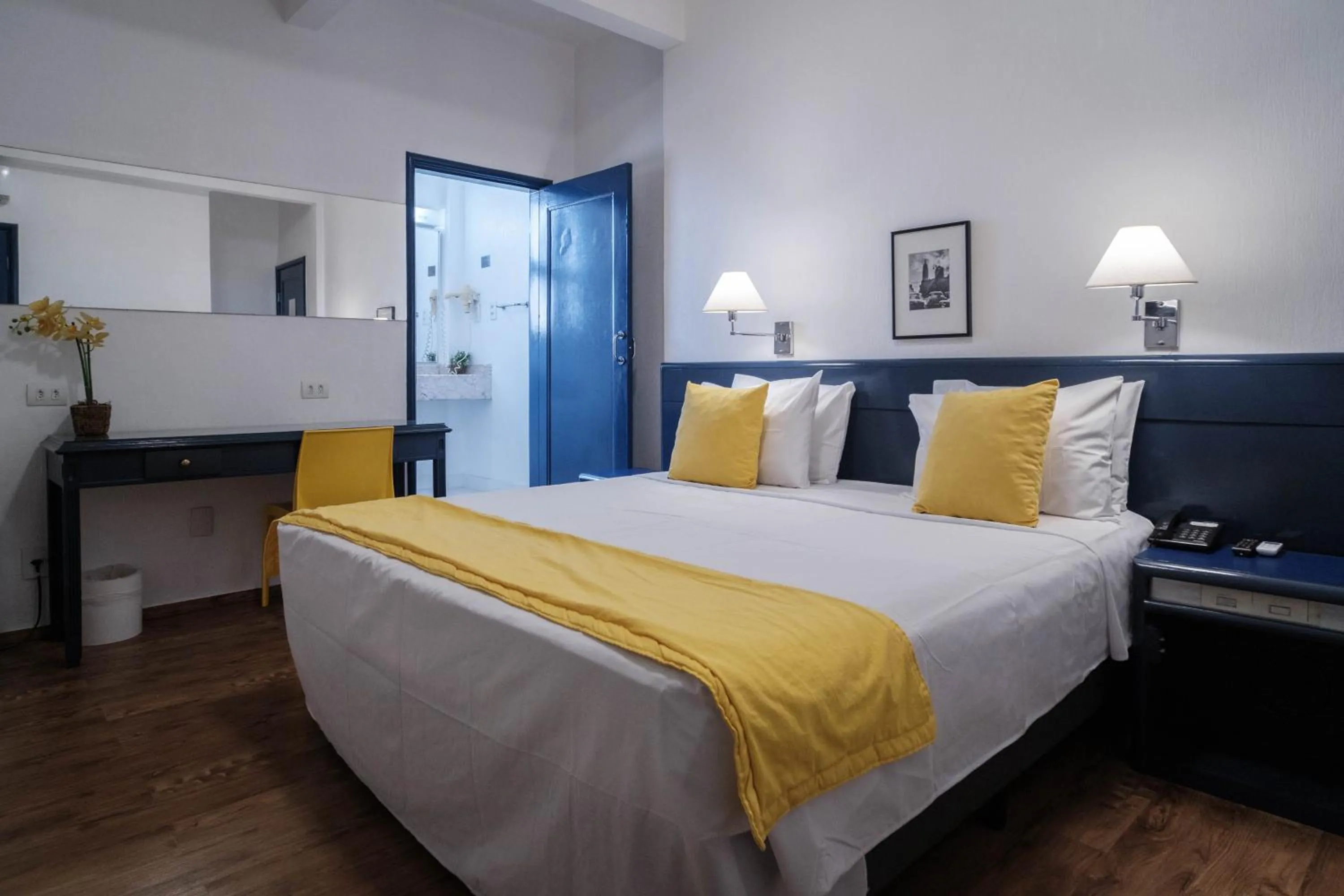 Bedroom, Bed in Hotel Normandie - by Easy Hotéis