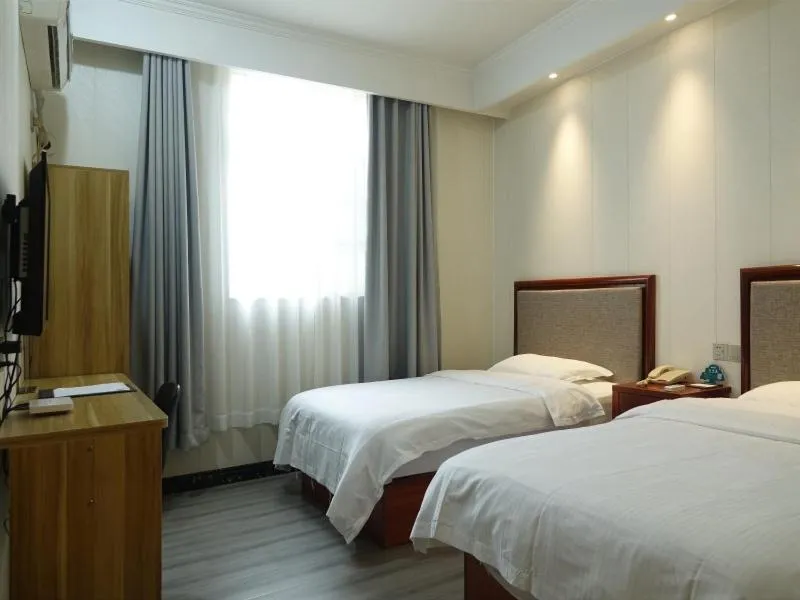 Bed in GreenTree Inn Nanjing Yuhuatai Scenic Spot China Gate Subway Station Express Hotel