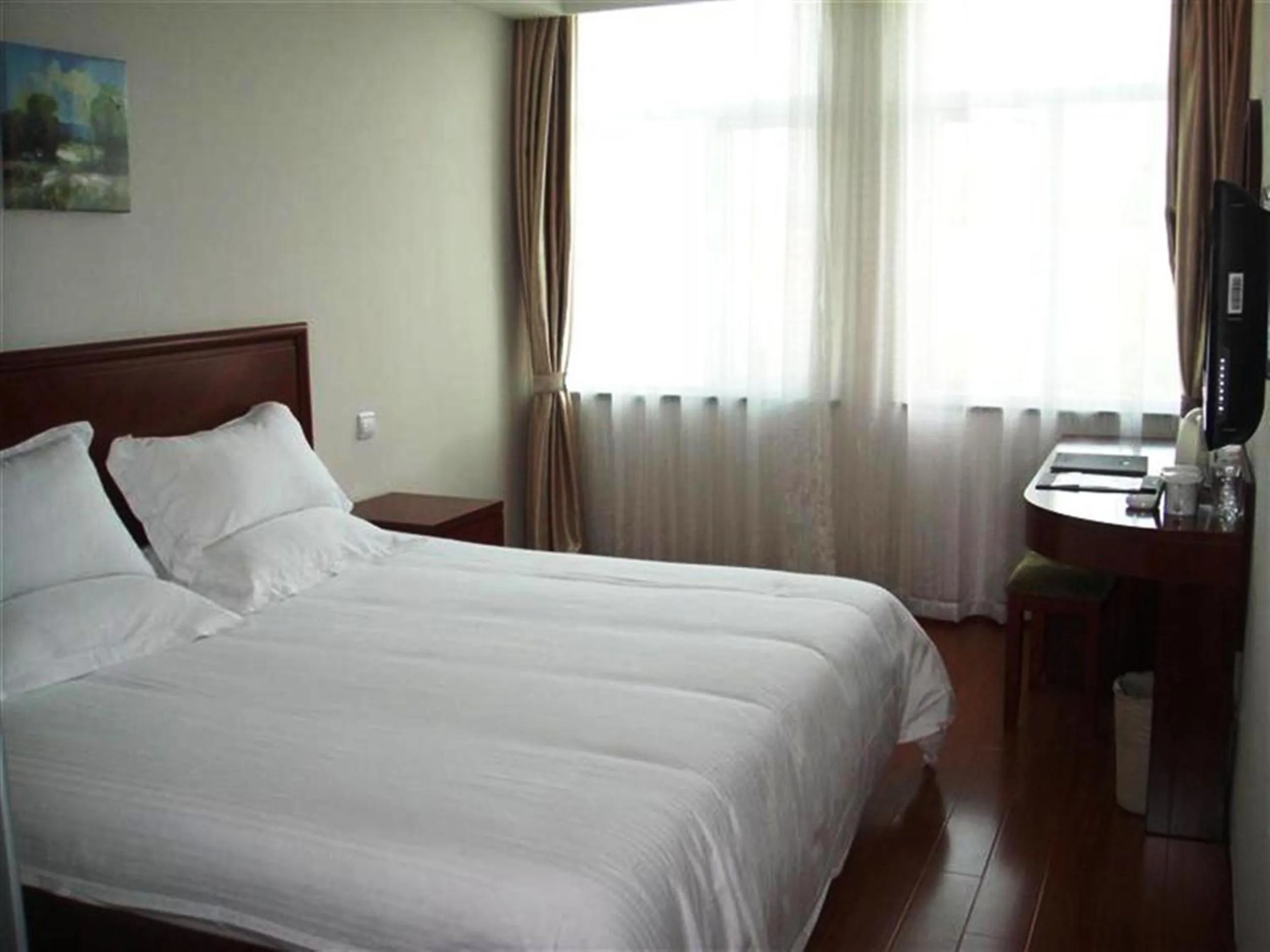 Bedroom, Bed in GreenTree Inn Nanjing Yuhuatai Scenic Spot China Gate Subway Station Express Hotel