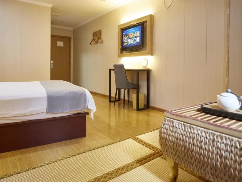 Bed in GreenTree Inn Nanjing Qinhuai District Xinjiekou Subway Station Express Hotel