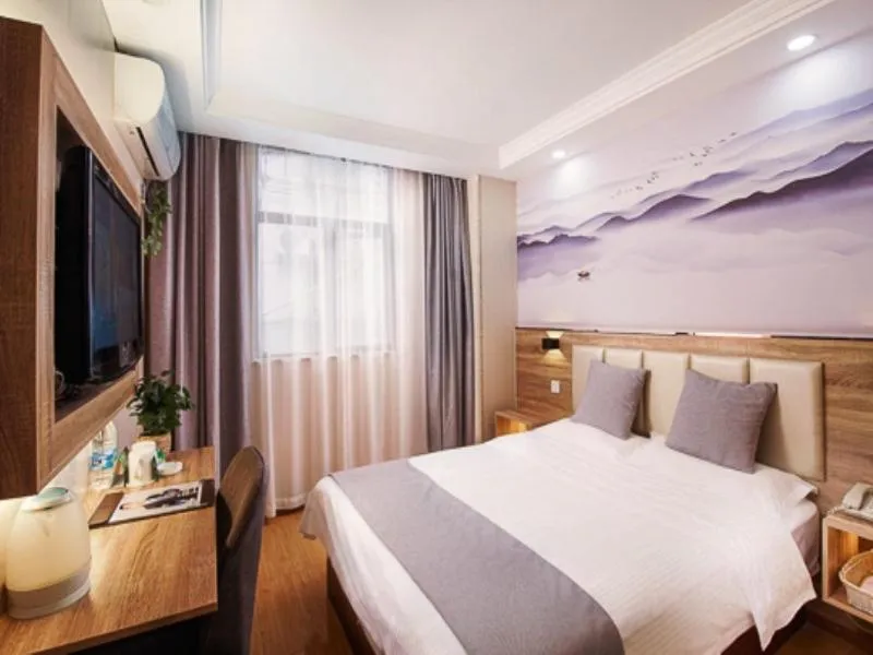 Bed in GreenTree Inn Nanjing Qinhuai District Xinjiekou Subway Station Express Hotel