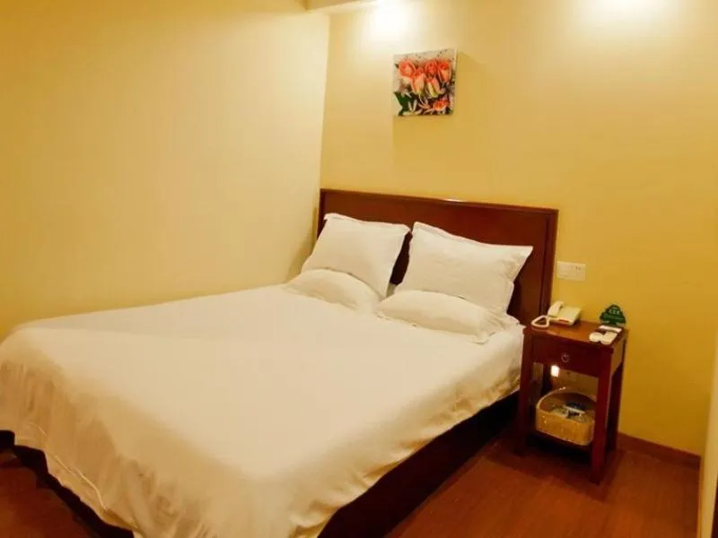 Bed in GreenTree Inn Jiangsu Nanjing Olympic Sports Center Express Hotel
