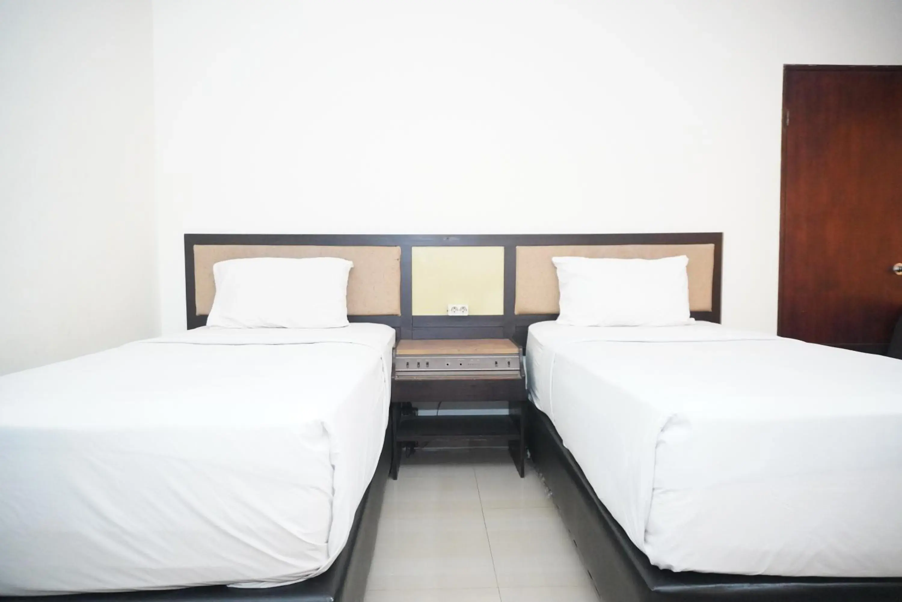 Standard Twin Room in Siantar Hotel Parapat Standard Twin Room in Siantar Hotel Parapat