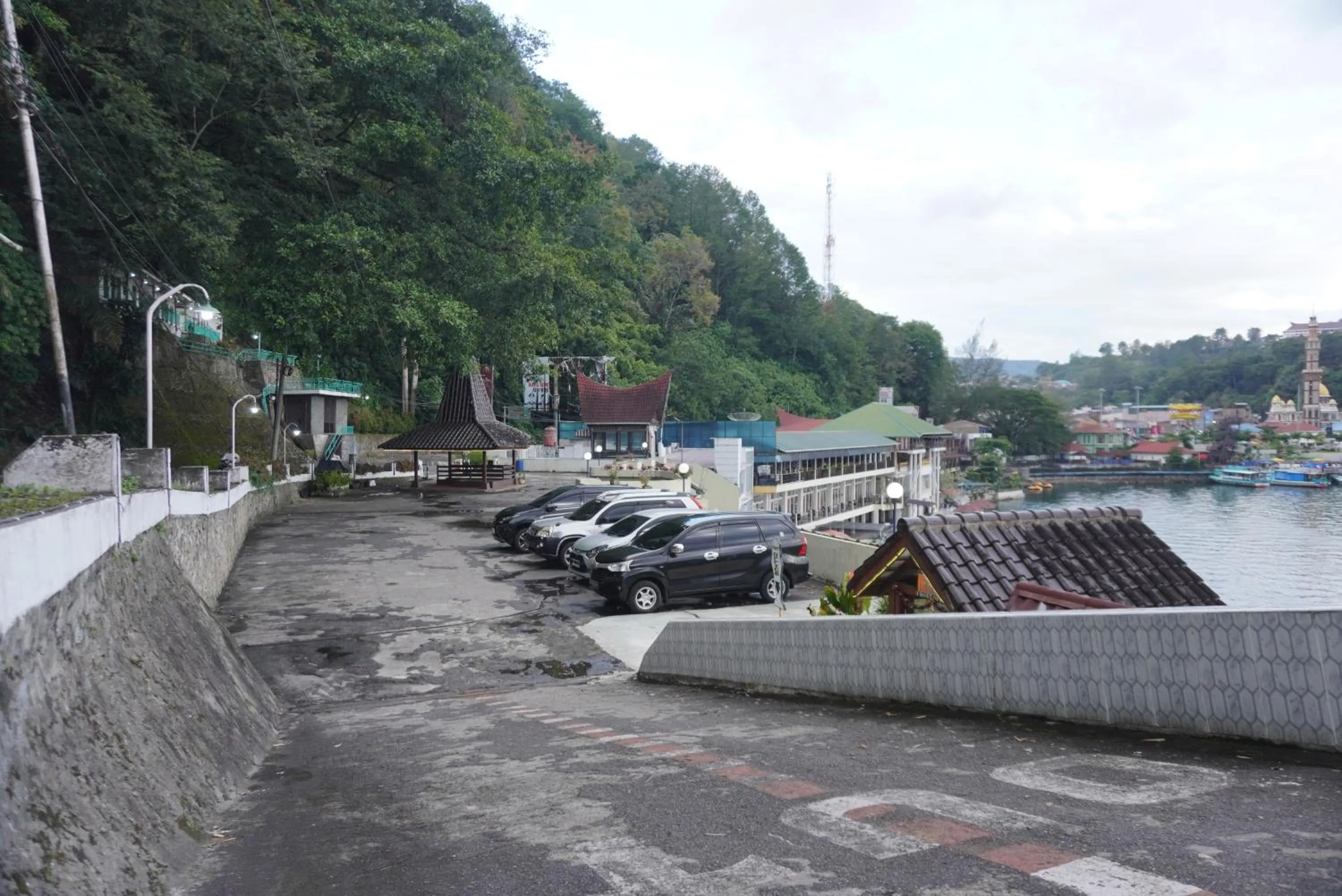 Siantar Hotel Parapat