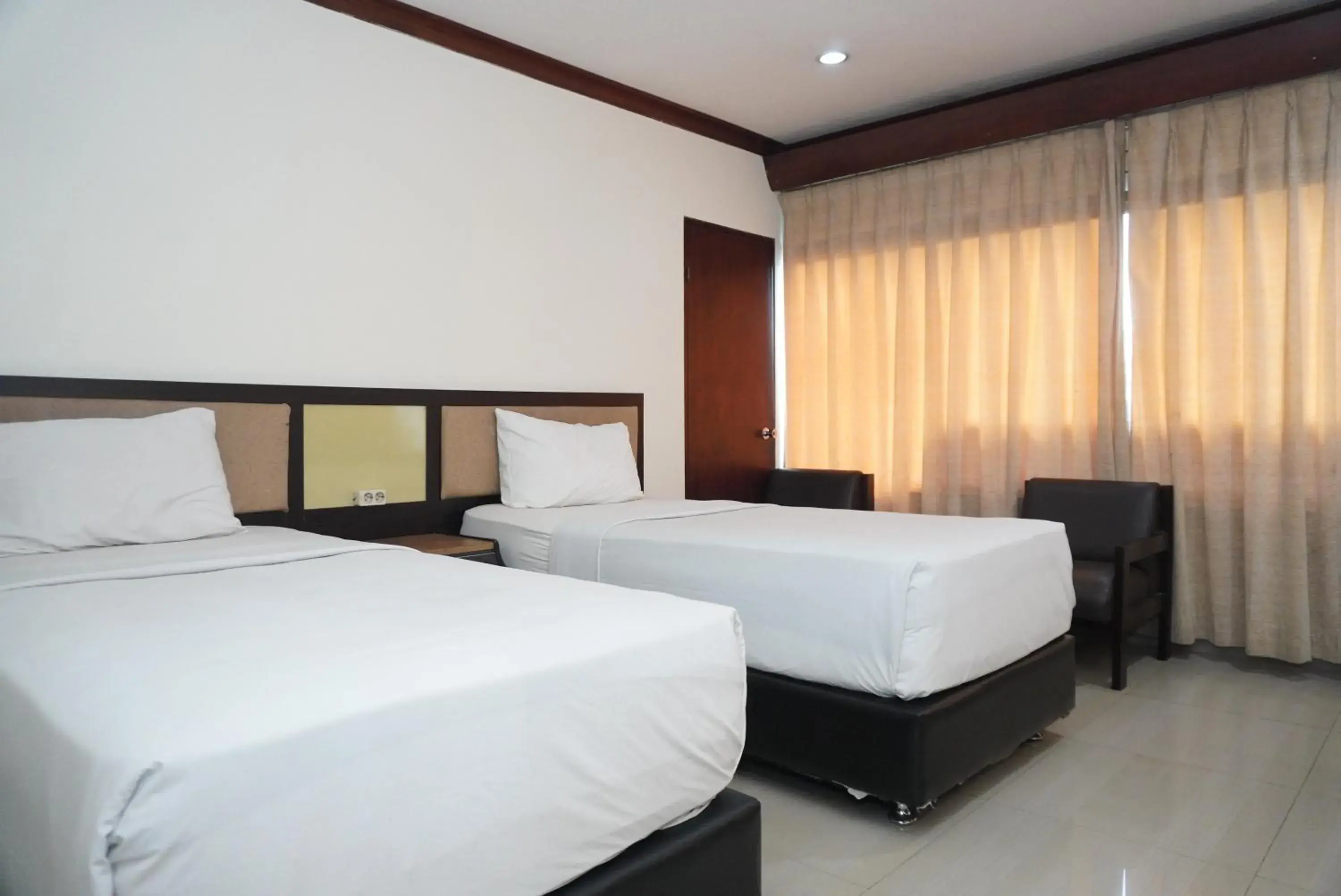 Standard Twin Room in Siantar Hotel Parapat Standard Twin Room in Siantar Hotel Parapat
