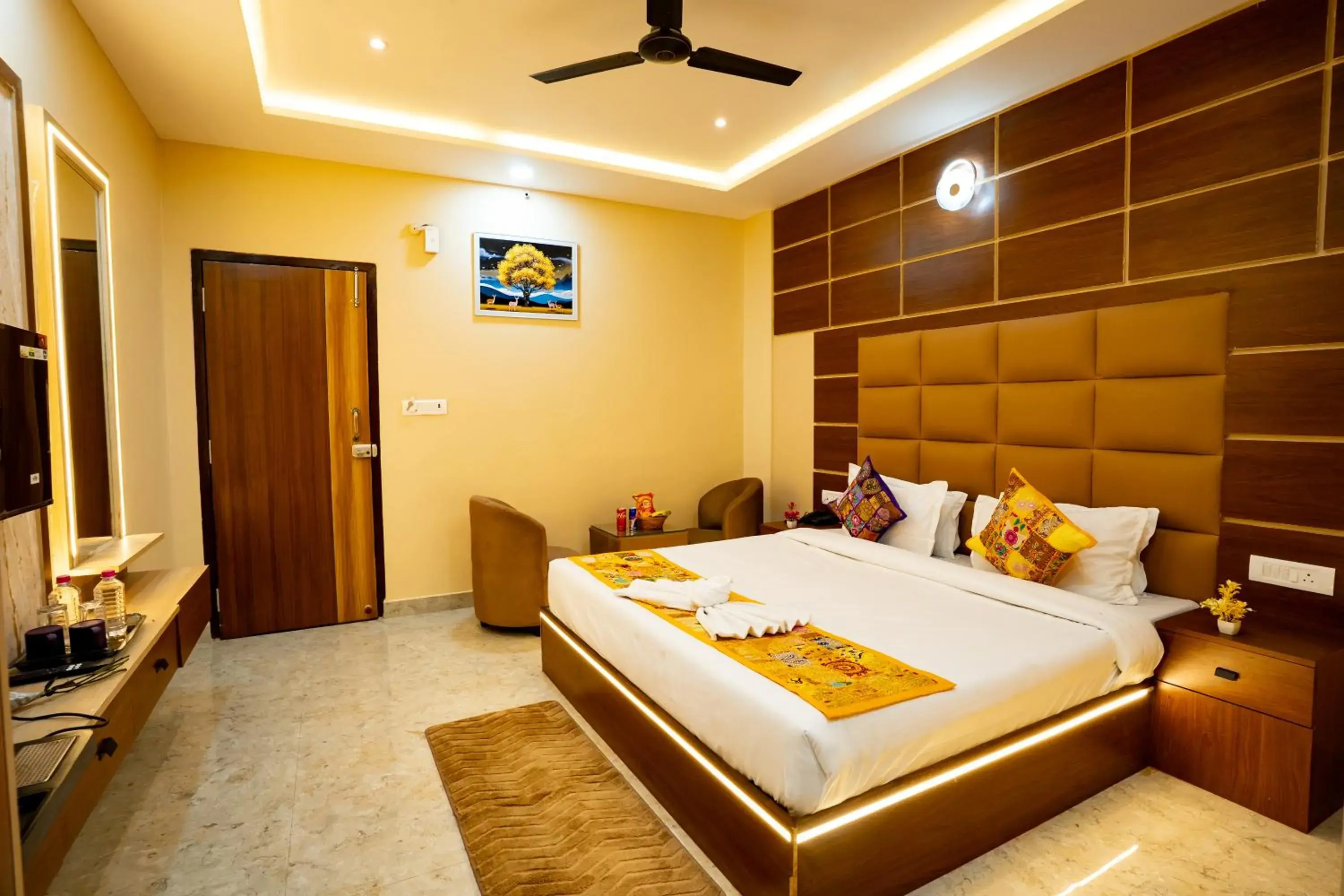 Hotel VS Residency Hotel VS Residency