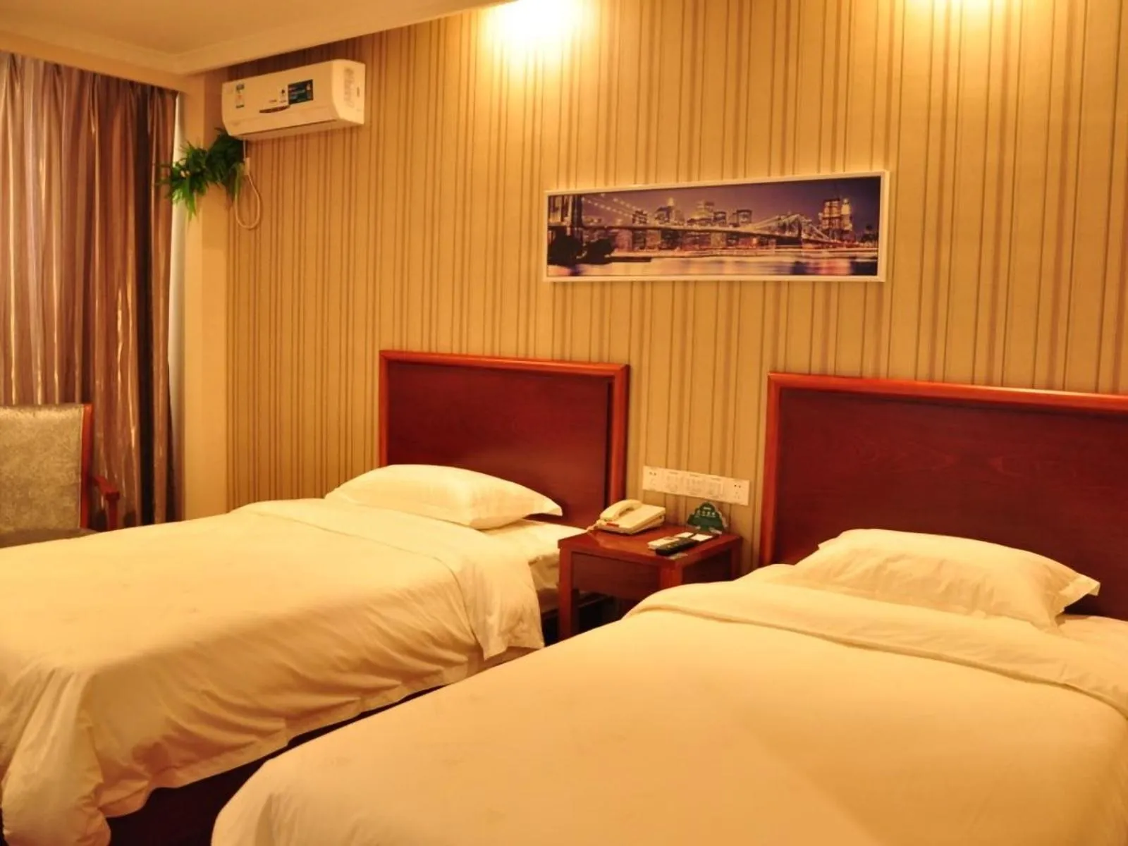 Bed in GreenTree Inn HeNan HeBi HengShan Road Business Hotel