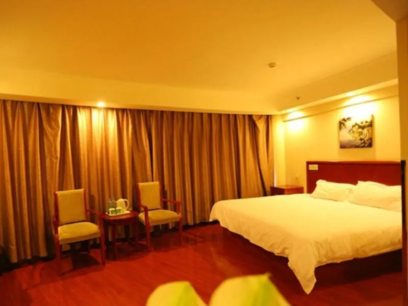 Bed in GreenTree Inn Liaoning Chaoyang City Chaoyang Street Fangzhi Road Express Hotel