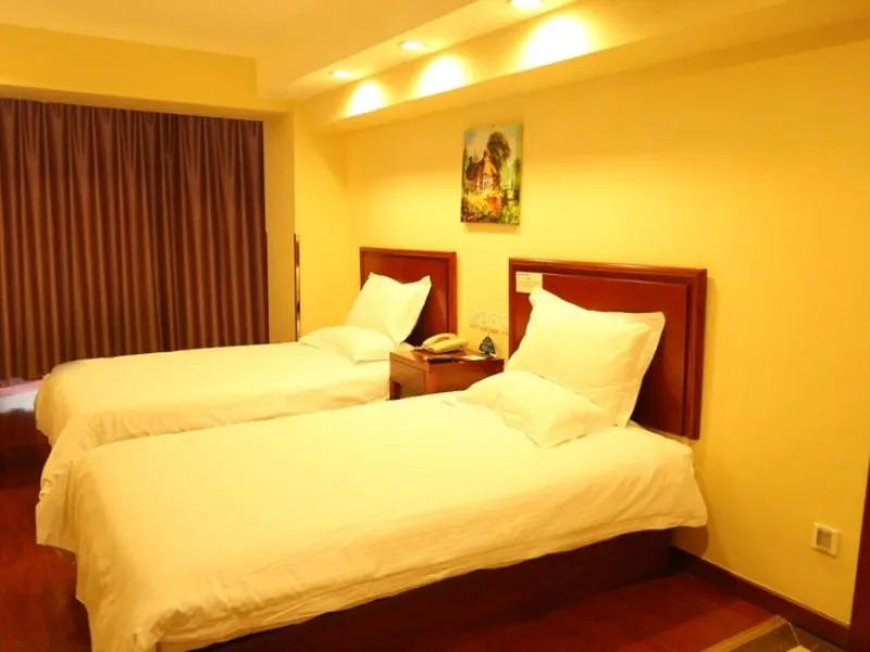 Bed in GreenTree Inn Liaoning Chaoyang City Chaoyang Street Fangzhi Road Express Hotel