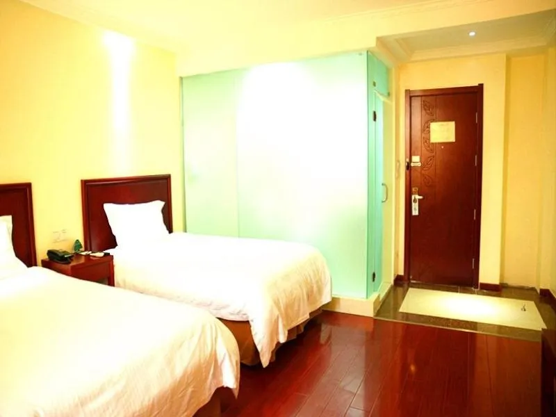 Bed in GreenTree Inn Shandong Heze Development Zone Guangzhou Road Yuehua Express Hotel