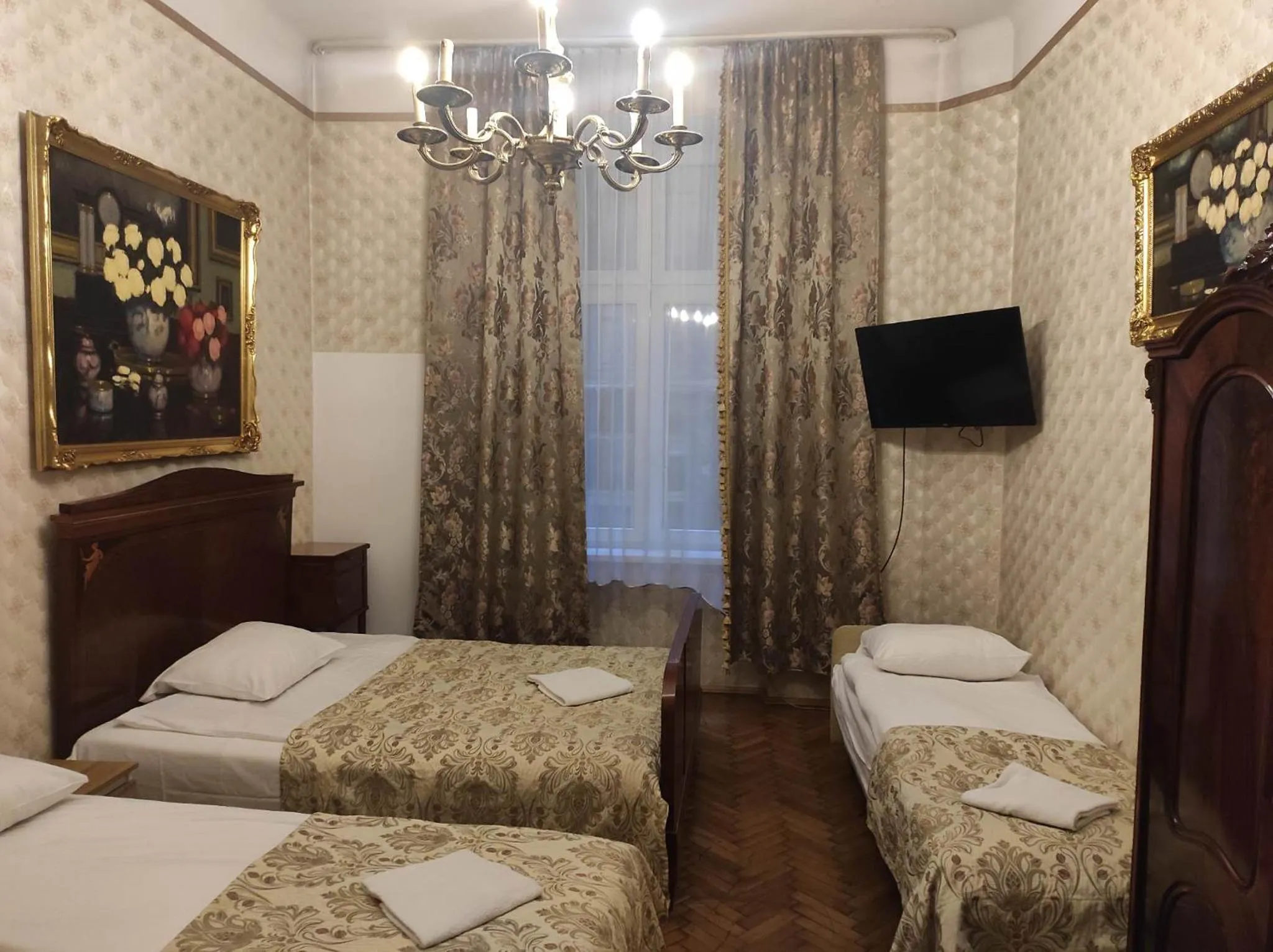 Photo of the whole room in Metropolitan Apartments