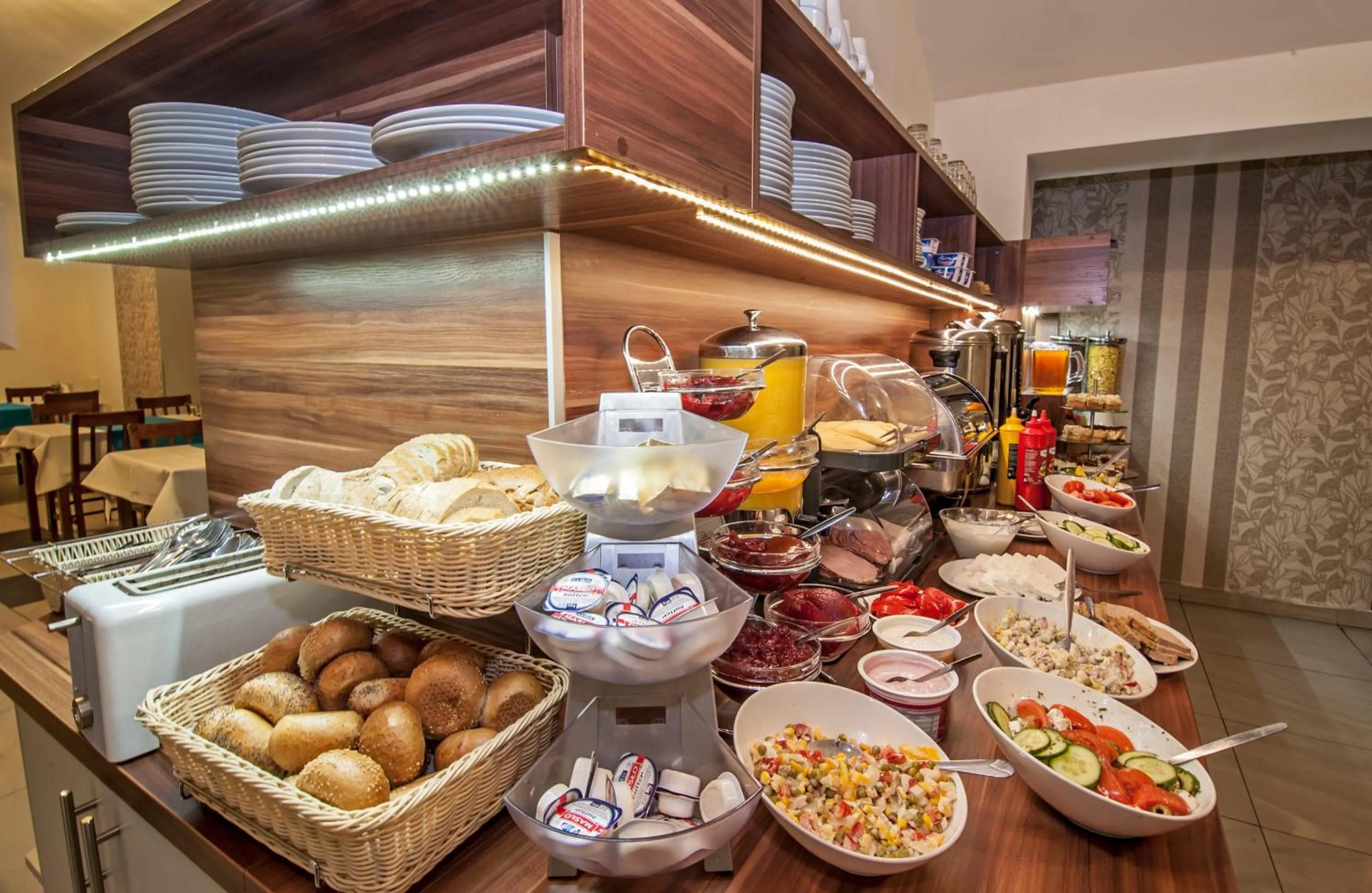 Buffet breakfast in Metropolitan Apartments