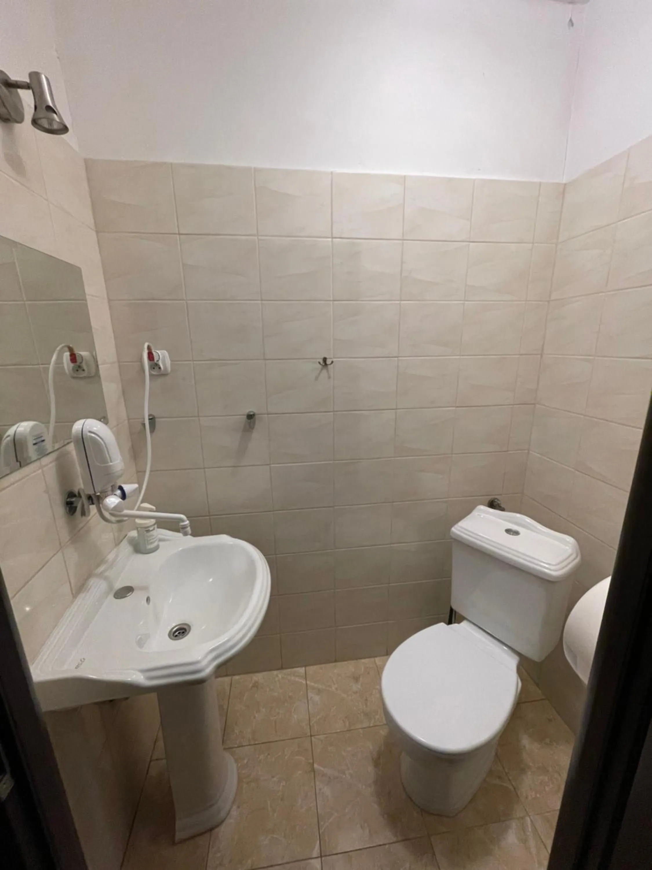 Bathroom in Metropolitan Apartments